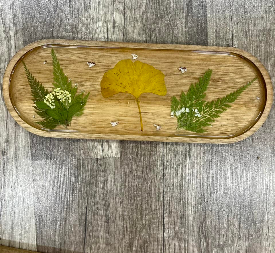 09/27 Saturday 11:00am - Pressed Flowers Resin Board