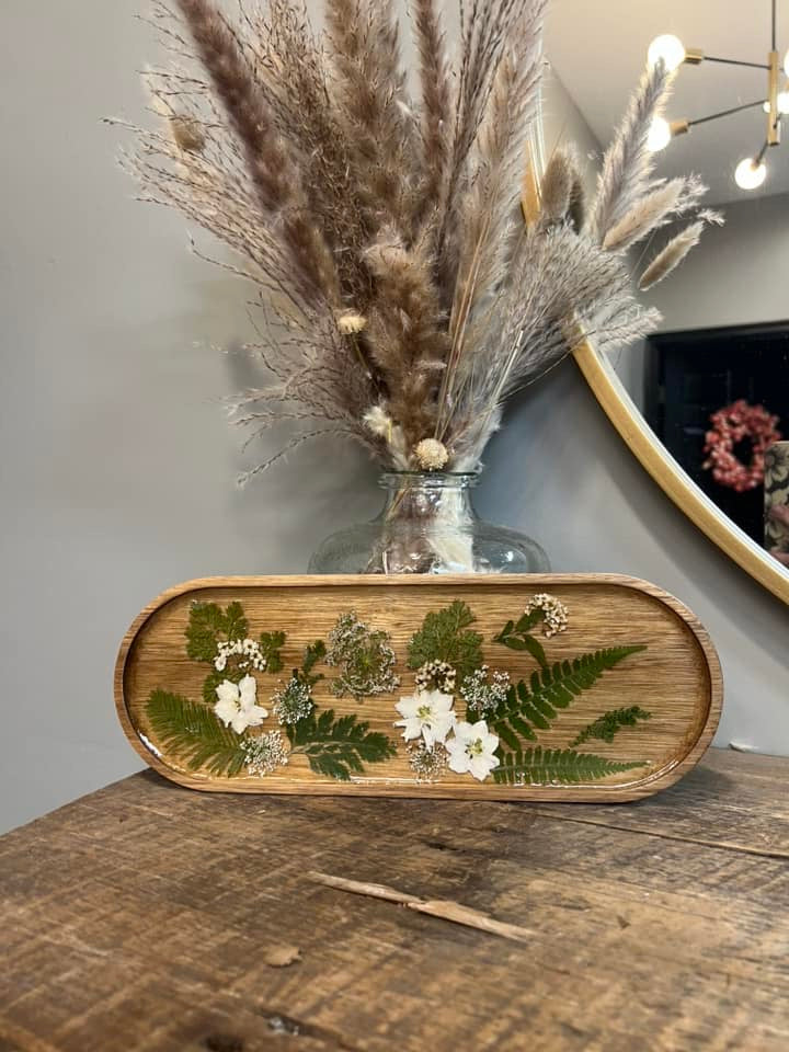 09/27 Saturday 11:00am - Pressed Flowers Resin Board