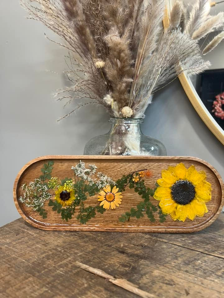 09/27 Saturday 11:00am - Pressed Flowers Resin Board