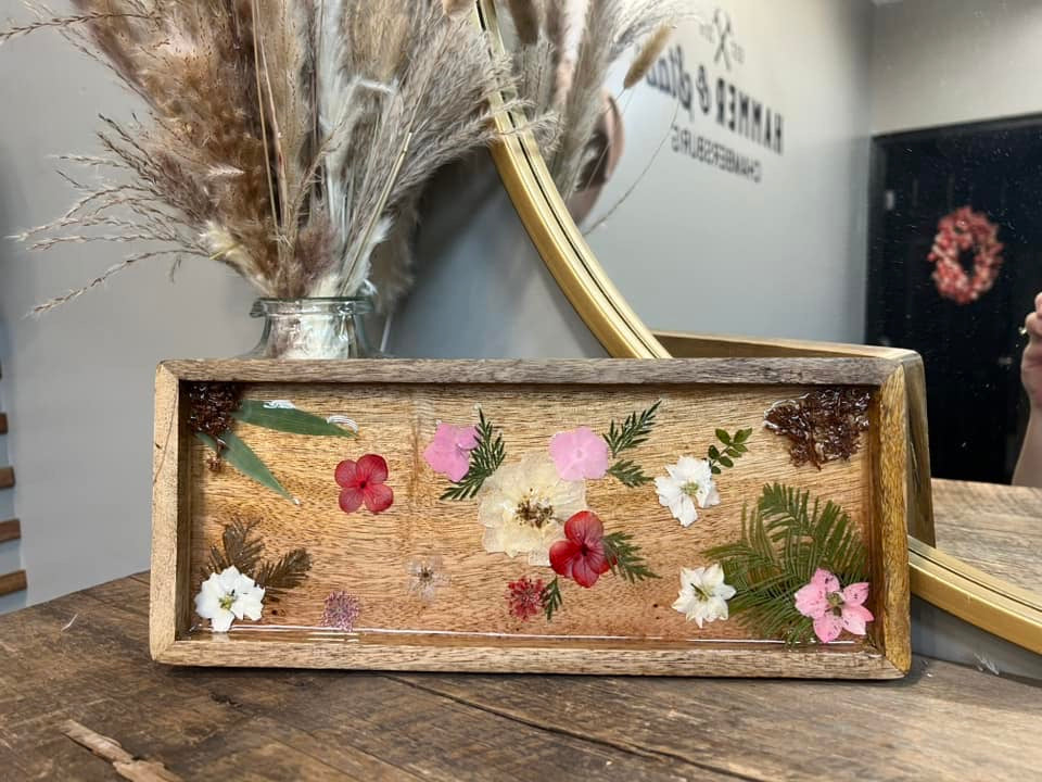 09/27 Saturday 11:00am - Pressed Flowers Resin Board