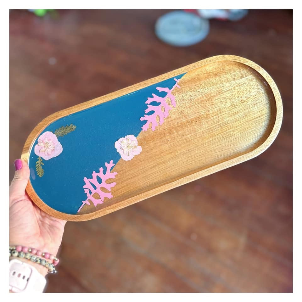 09/27 Saturday 11:00am - Pressed Flowers Resin Board