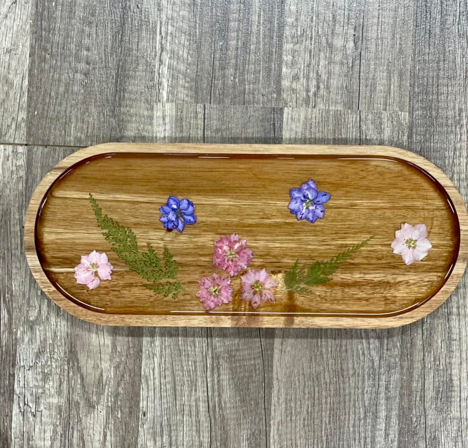 09/27 Saturday 11:00am - Pressed Flowers Resin Board