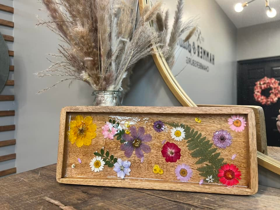 09/27 Saturday 11:00am - Pressed Flowers Resin Board