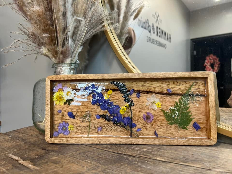 09/27 Saturday 11:00am - Pressed Flowers Resin Board