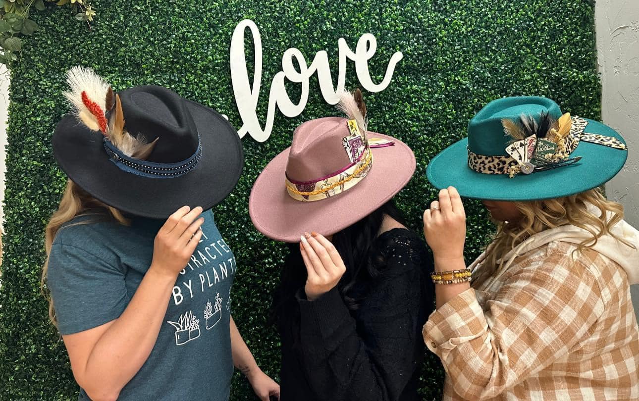 10/10 Friday 4:00pm - Hat Bar Experience